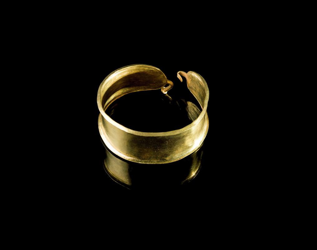 Bronze Age gold bracelet, armlet or anklet