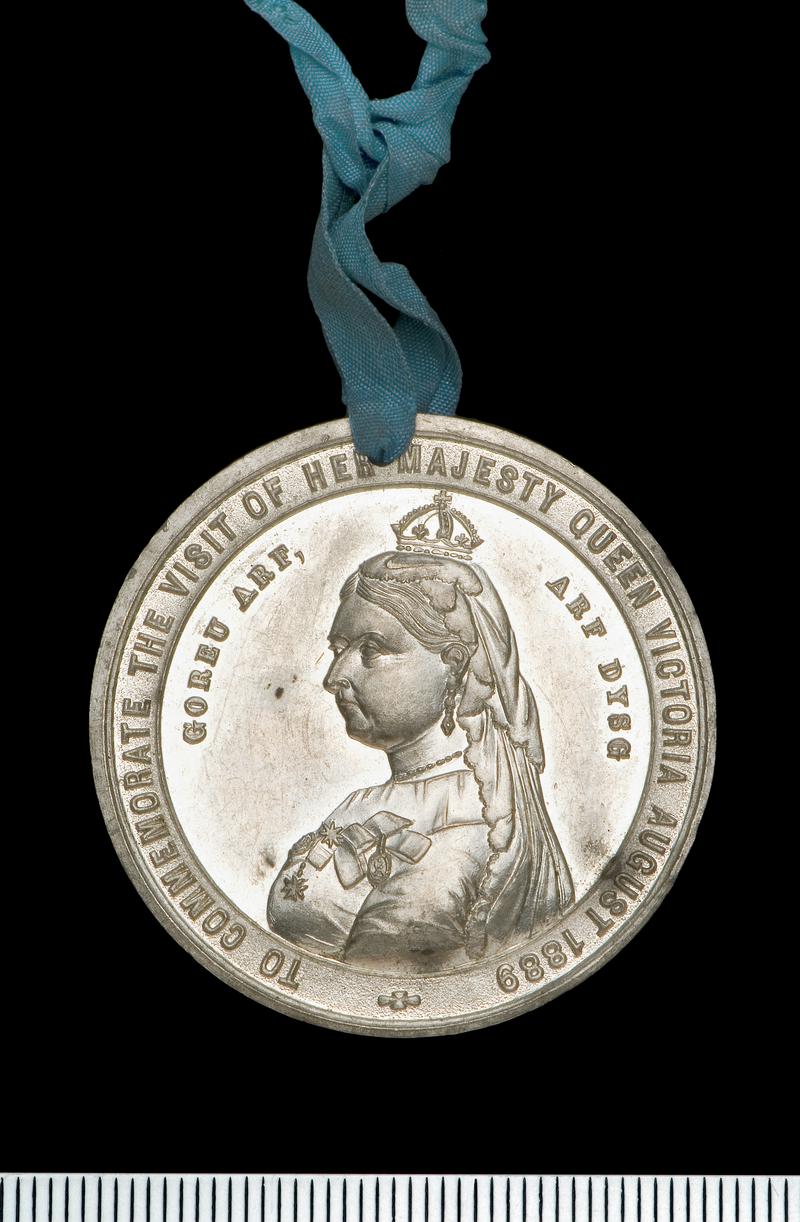 Medal Victoria visit to Llangollen 1889