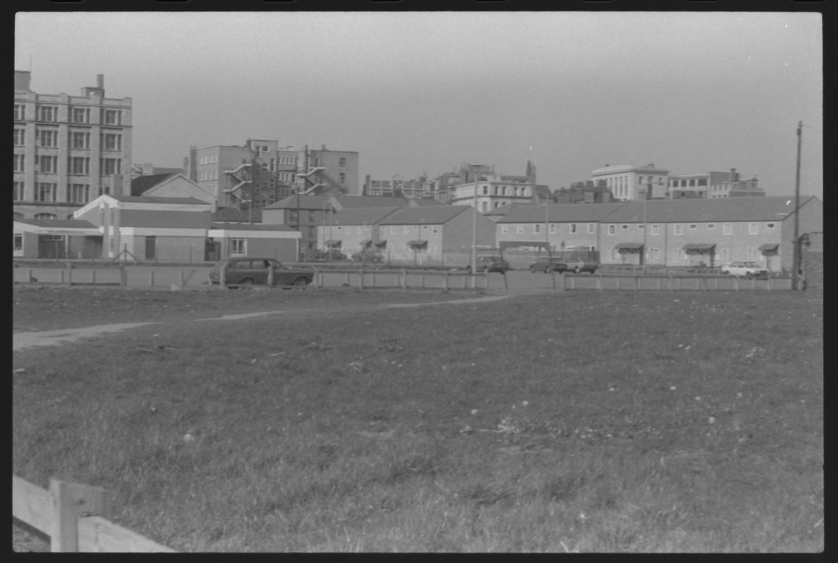 Butetown, negative