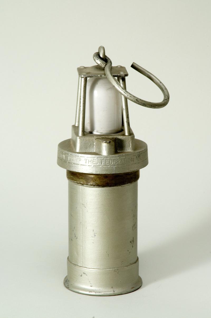 Federation Lamp Co., electric hand lamp