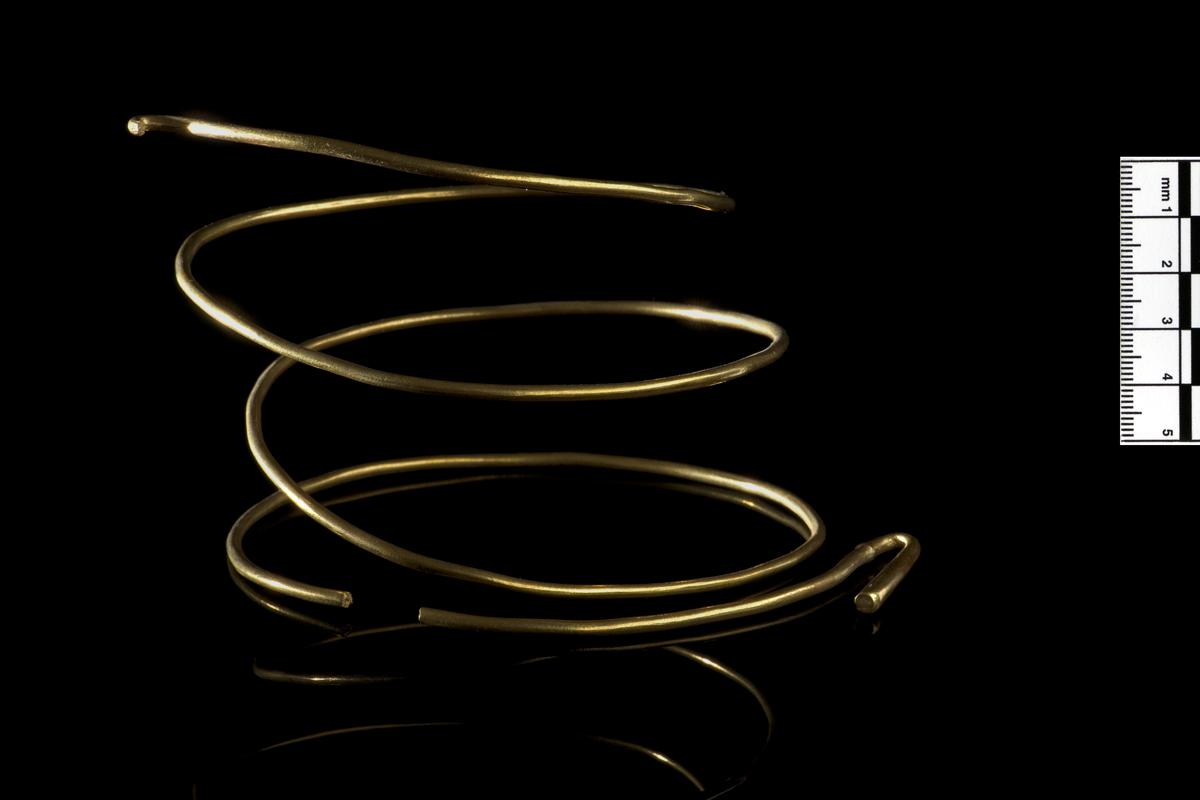 Middle Bronze Age gold bar torc