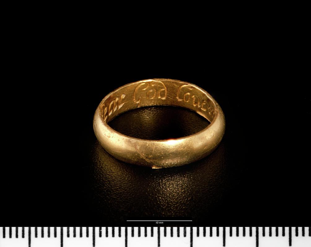Post-Medieval gold finger ring