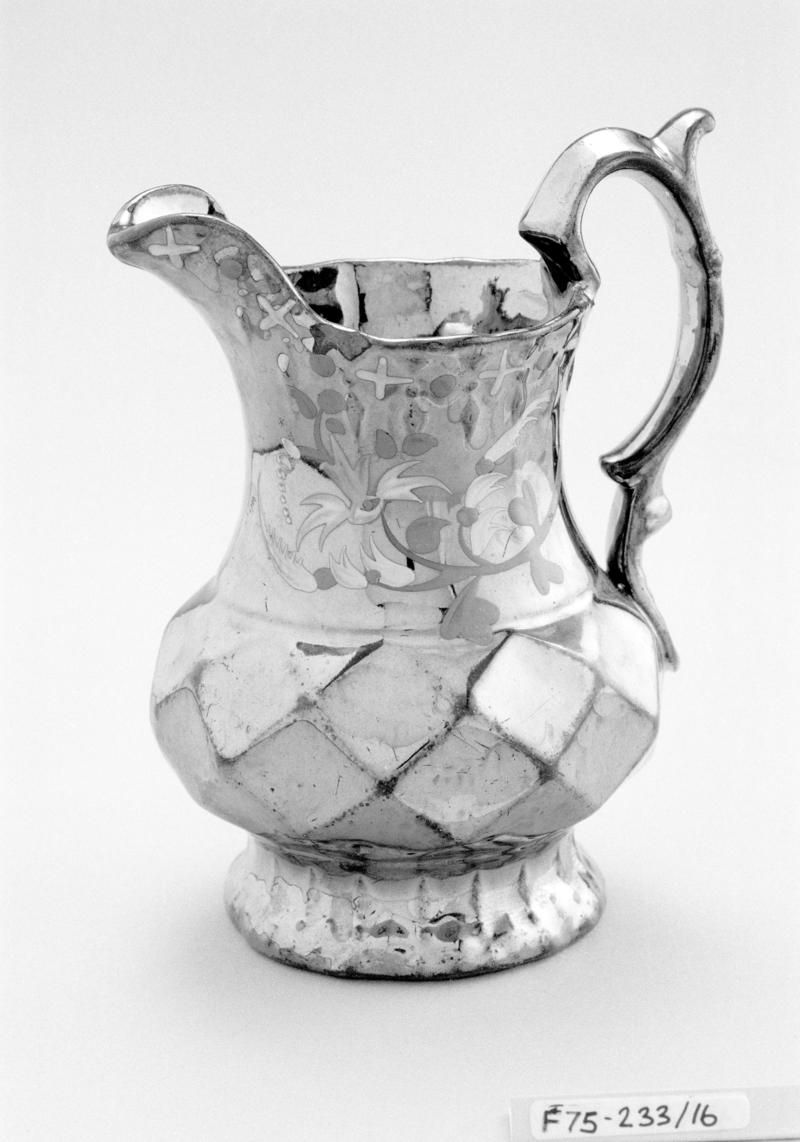 Jug, lustre