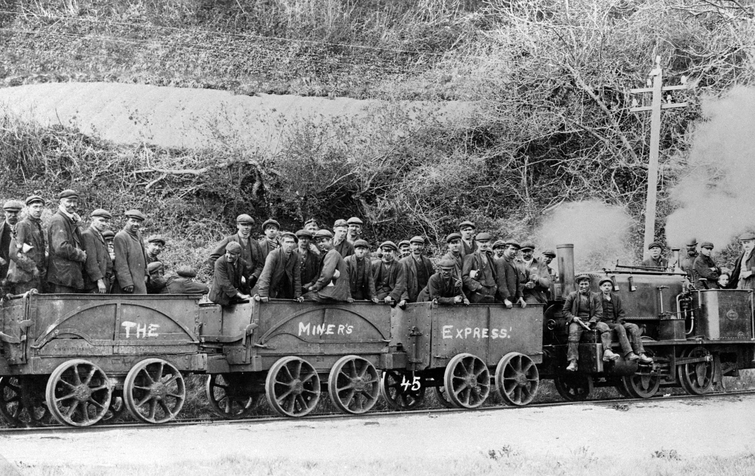 The Miners Express, Saundersfoot Railway (postcad)