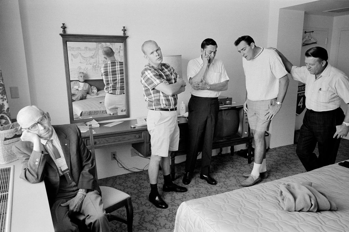 USA. ARIZONA. Phoenix. Barbershop quartet rehearsal in a hotel bedroom during a convention. 1968.