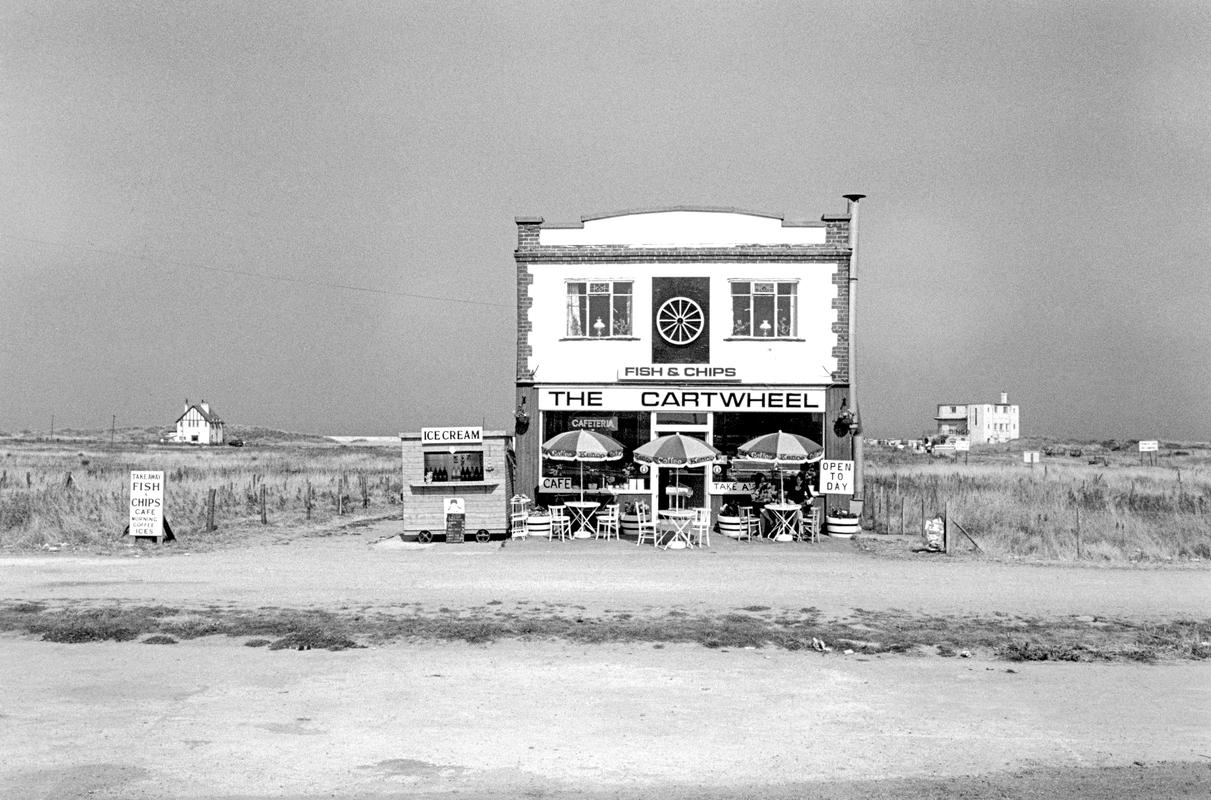 GB. WALES. Kimmel Bay. Fish and chip shop. 1976