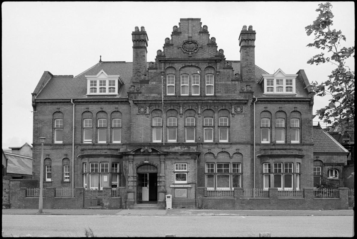 Butetown, negative