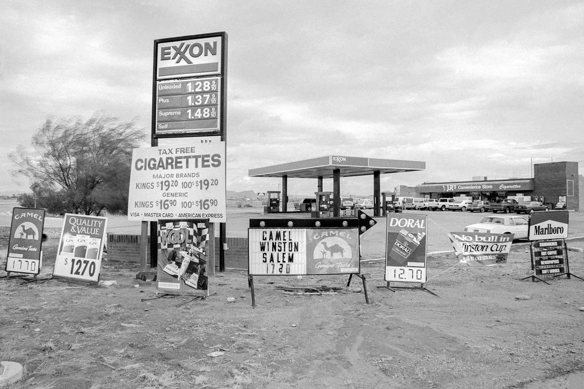 USA. ARIZONA. Salt City. Phoenix.  Cut price cigarettes on the Salt River Indian reservation. 1997.