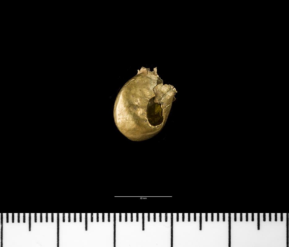 Middle Bronze Age gold bead