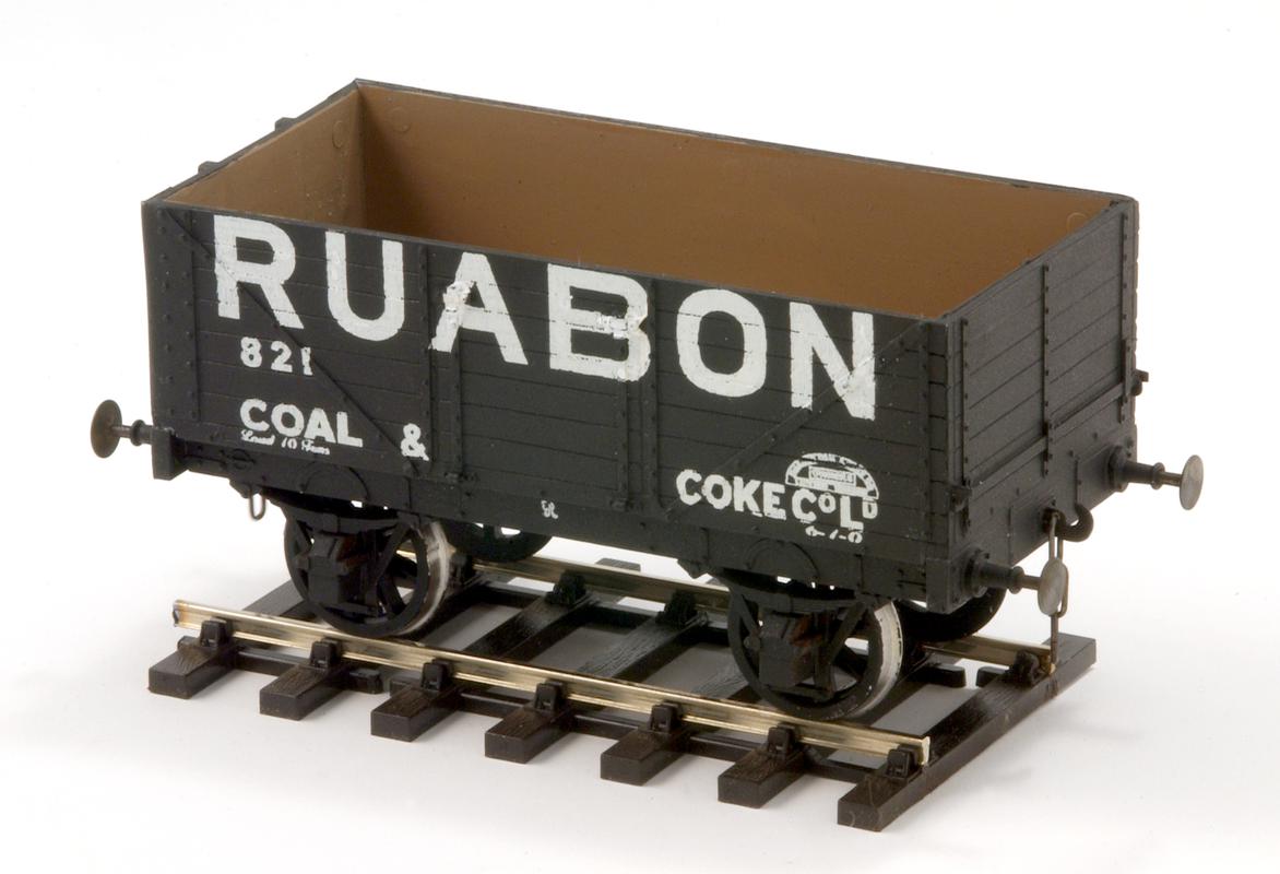 model railway wagon : "Ruabon"