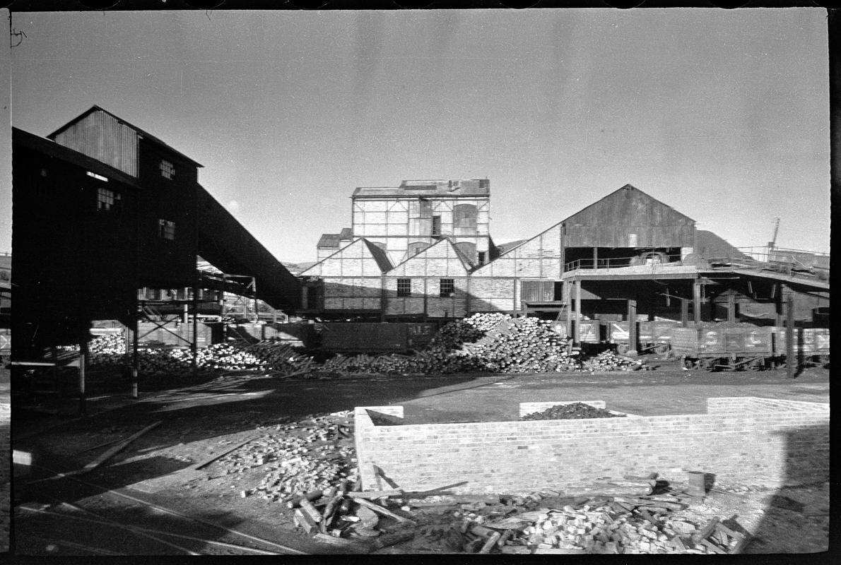 Llanharan Colliery, negative