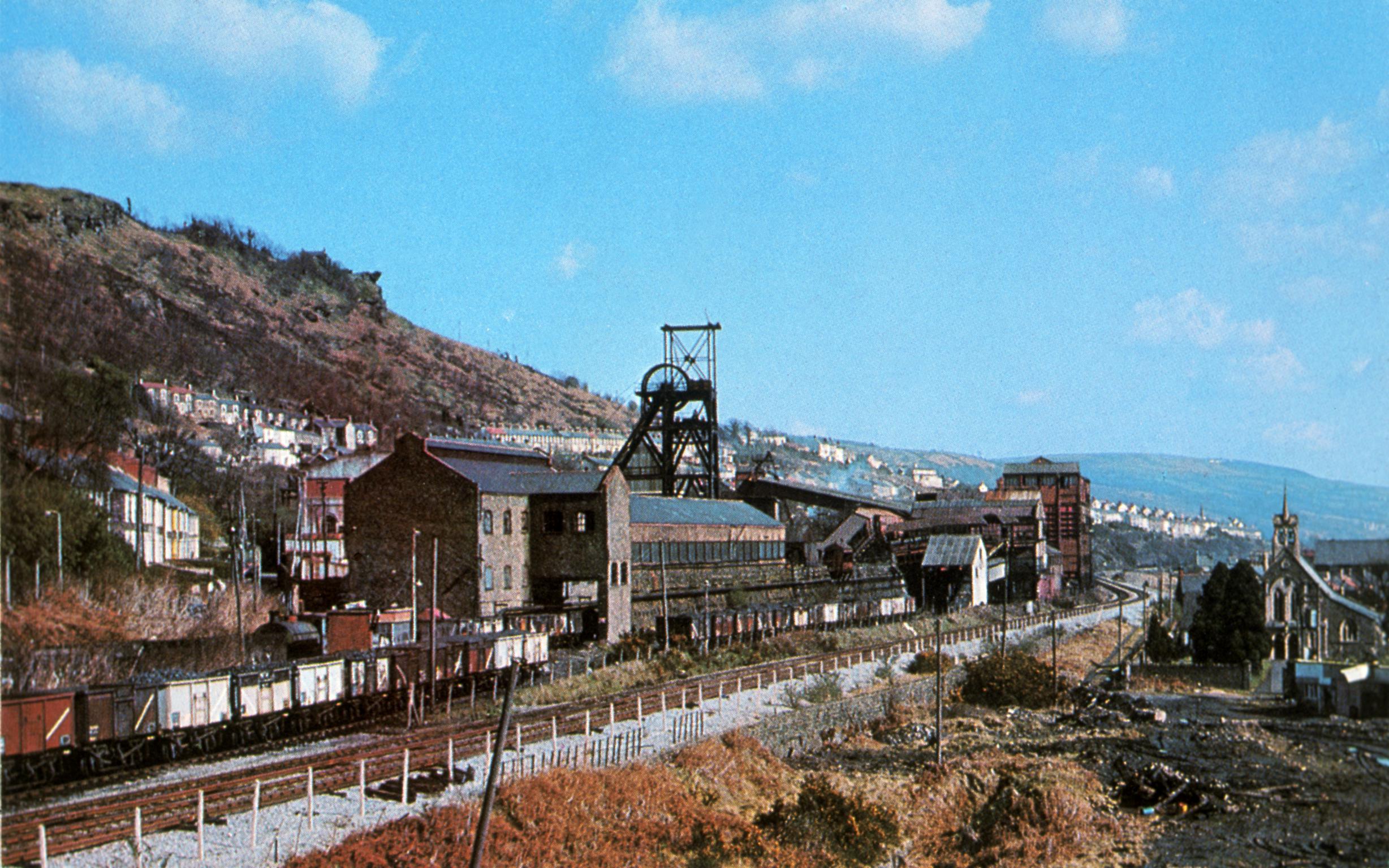 Tymawr Colliery Nr Pontypridd (postcard)