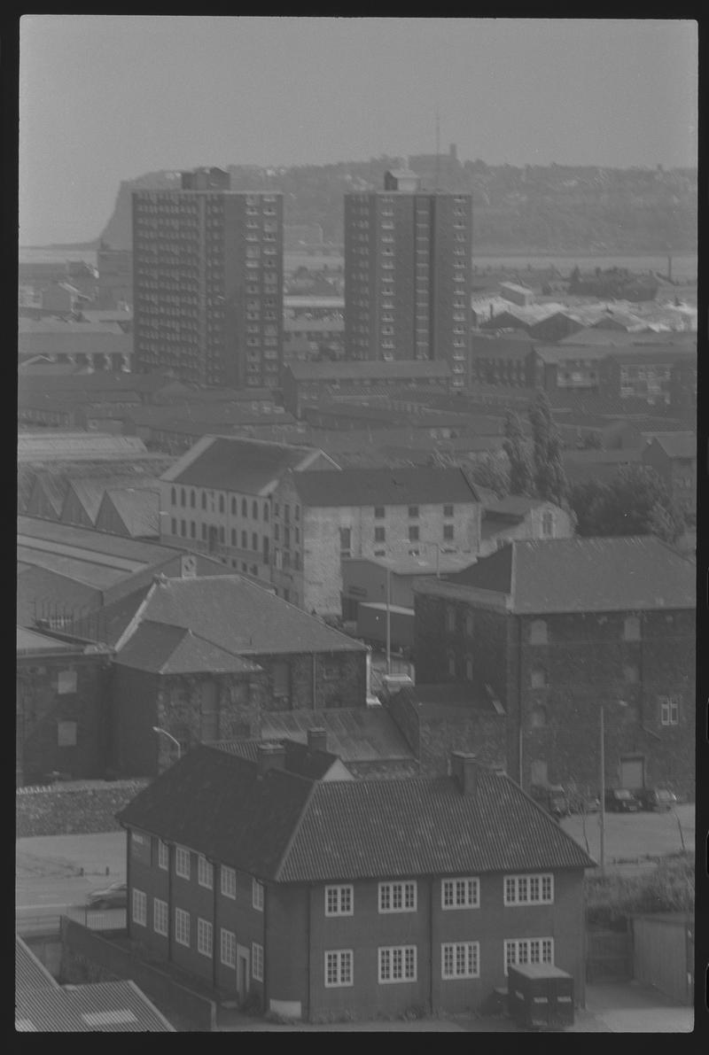 Butetown, negative