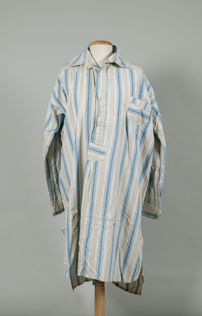 Man's nightshirt 1920 - 1940 (F76.303.1)