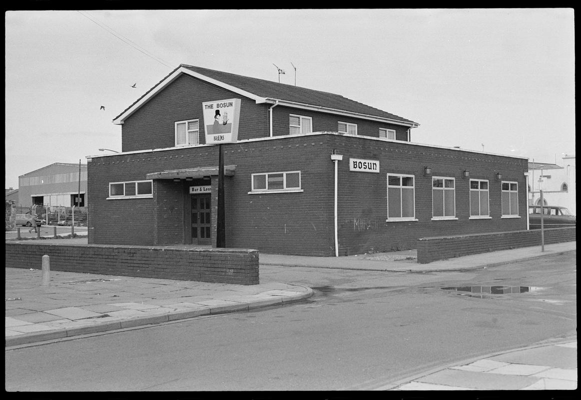 Butetown, negative