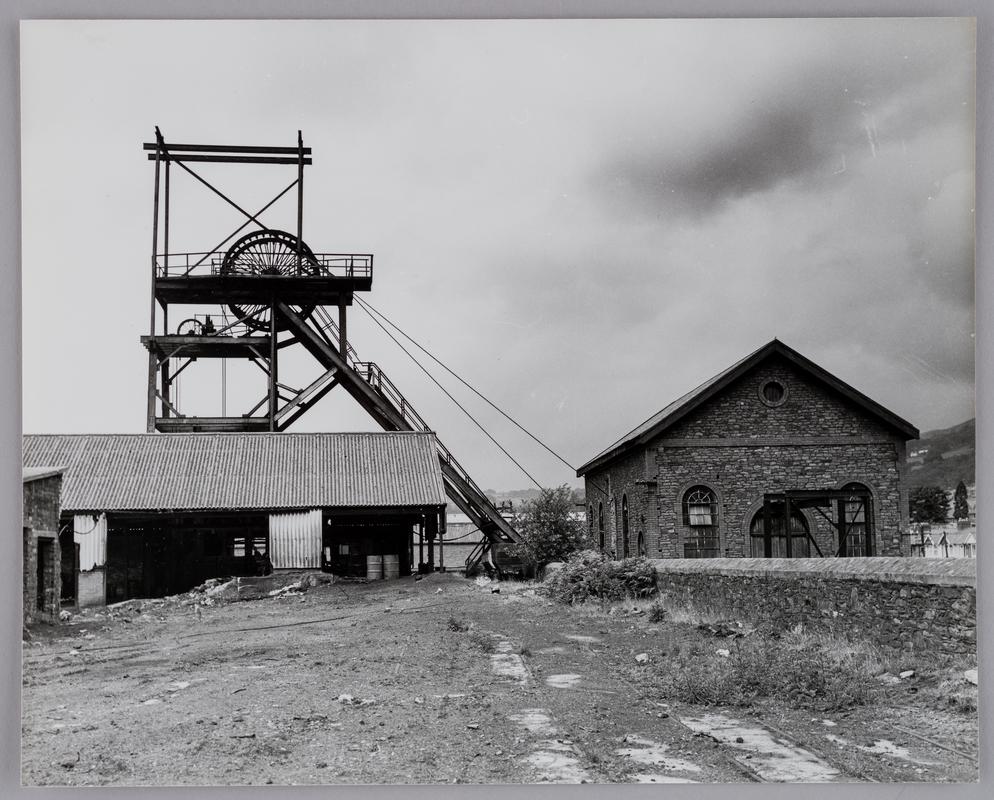 South Pit headframe and engine house, Nixon's Navigation Colliery, 1977.