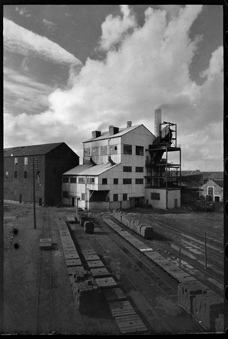 Crown Patent Fuel Works, negative