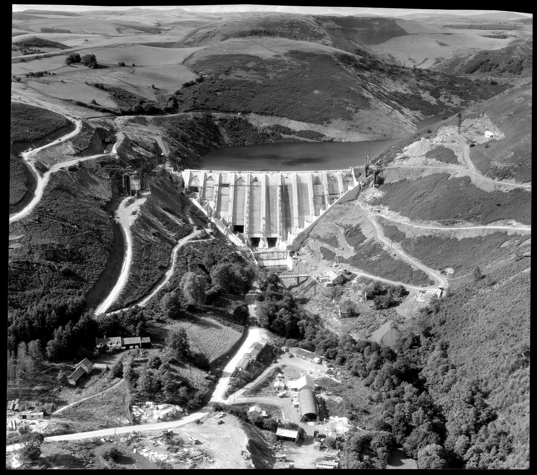 Clywedog dam, negative