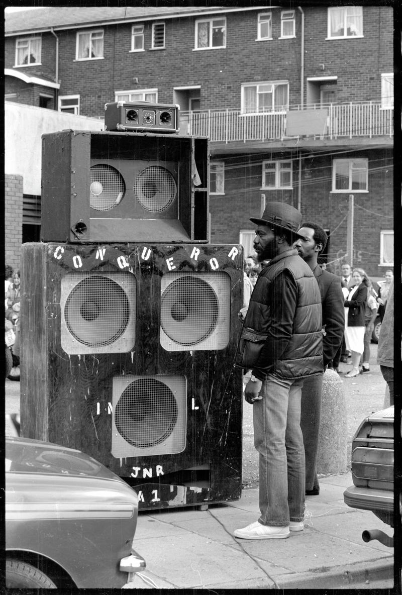 Butetown, negative