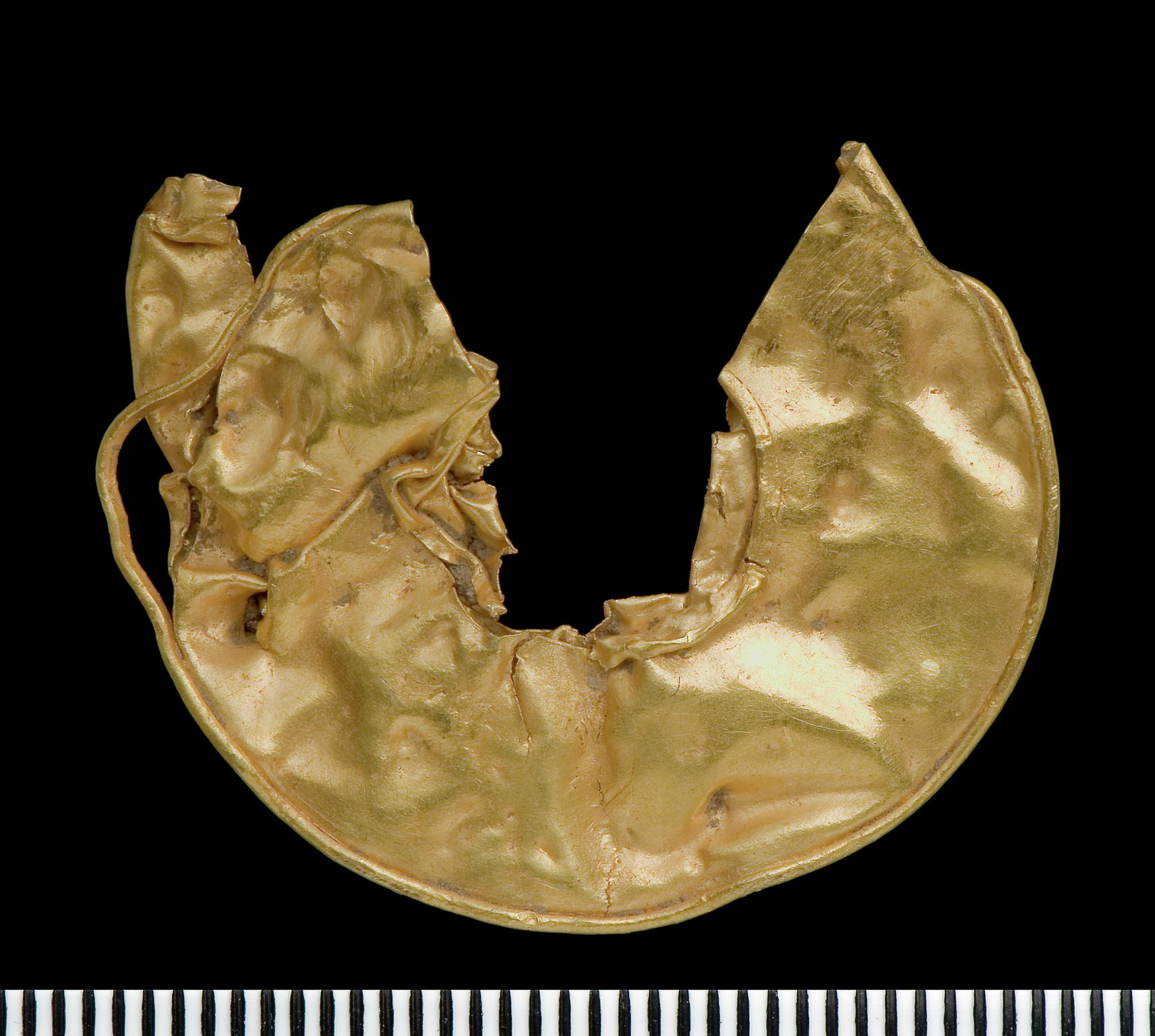 Late Bronze Age gold lock ring