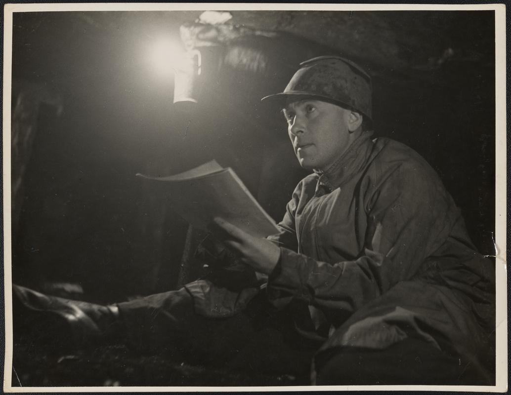Josef Herman sketching underground