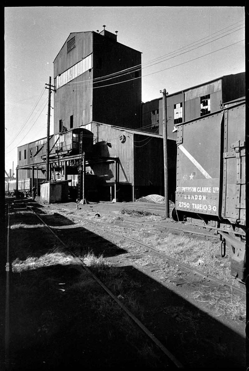 Graigola Patent Fuel Works, negative