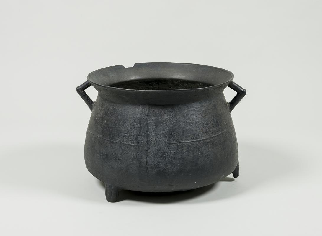 Cooking pot (hanging)