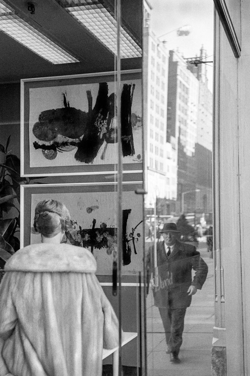 USA. NEW YORK. Manhattan. New Yorkers and modern art. 1962.