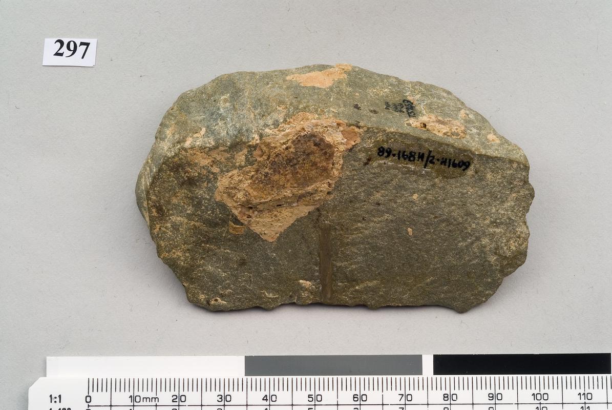 stone knife . Pontnewydd Cave