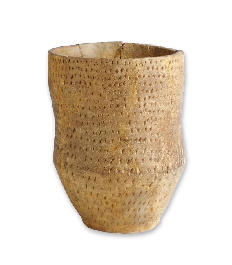 Early Bronze Age pottery beaker