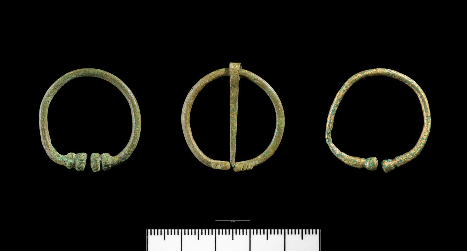 Roman copper alloy penannular brooch - Group