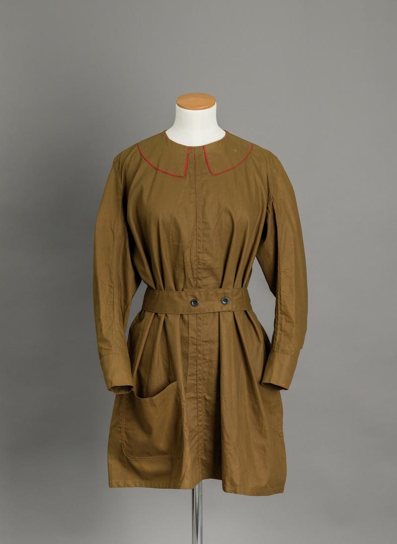 Munitions worker's overall, 1914 - 1918