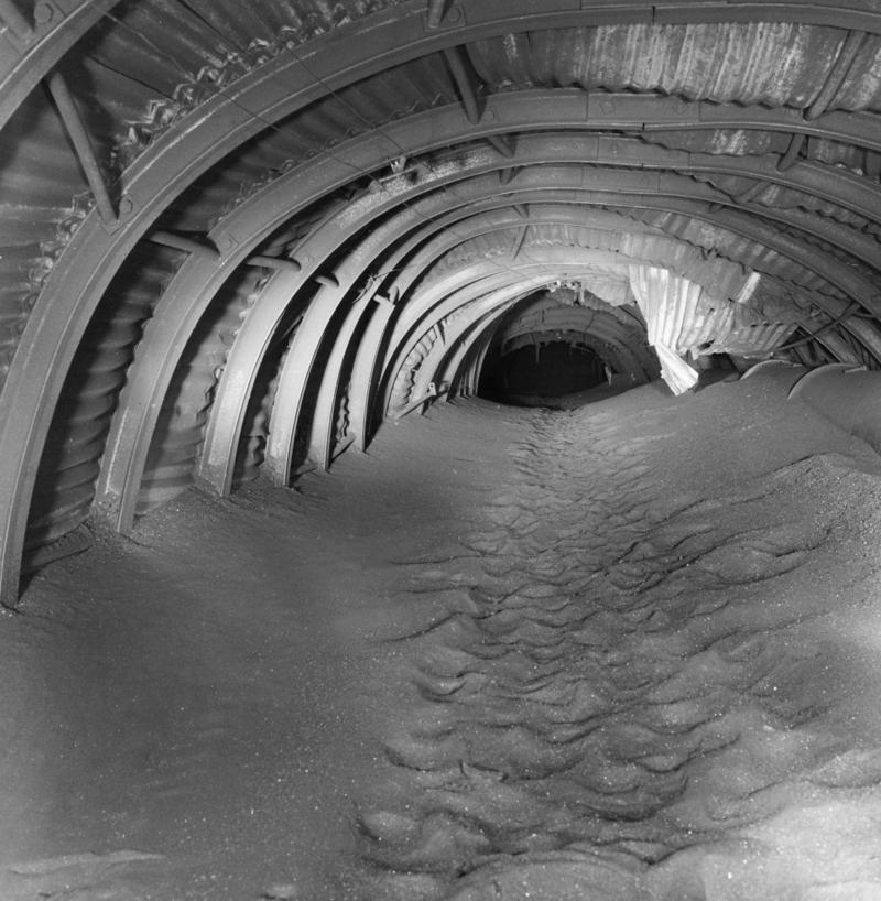 Underground roadway , Cynheidre Colliery