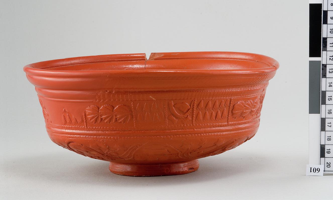 samian decorated bowl, Dr.29