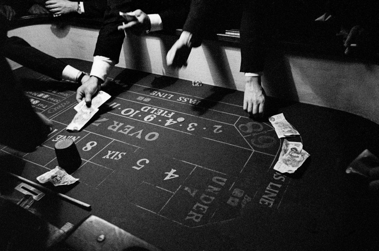 GB. ENGLAND. London. Aspinall's private gambling club. 1966.