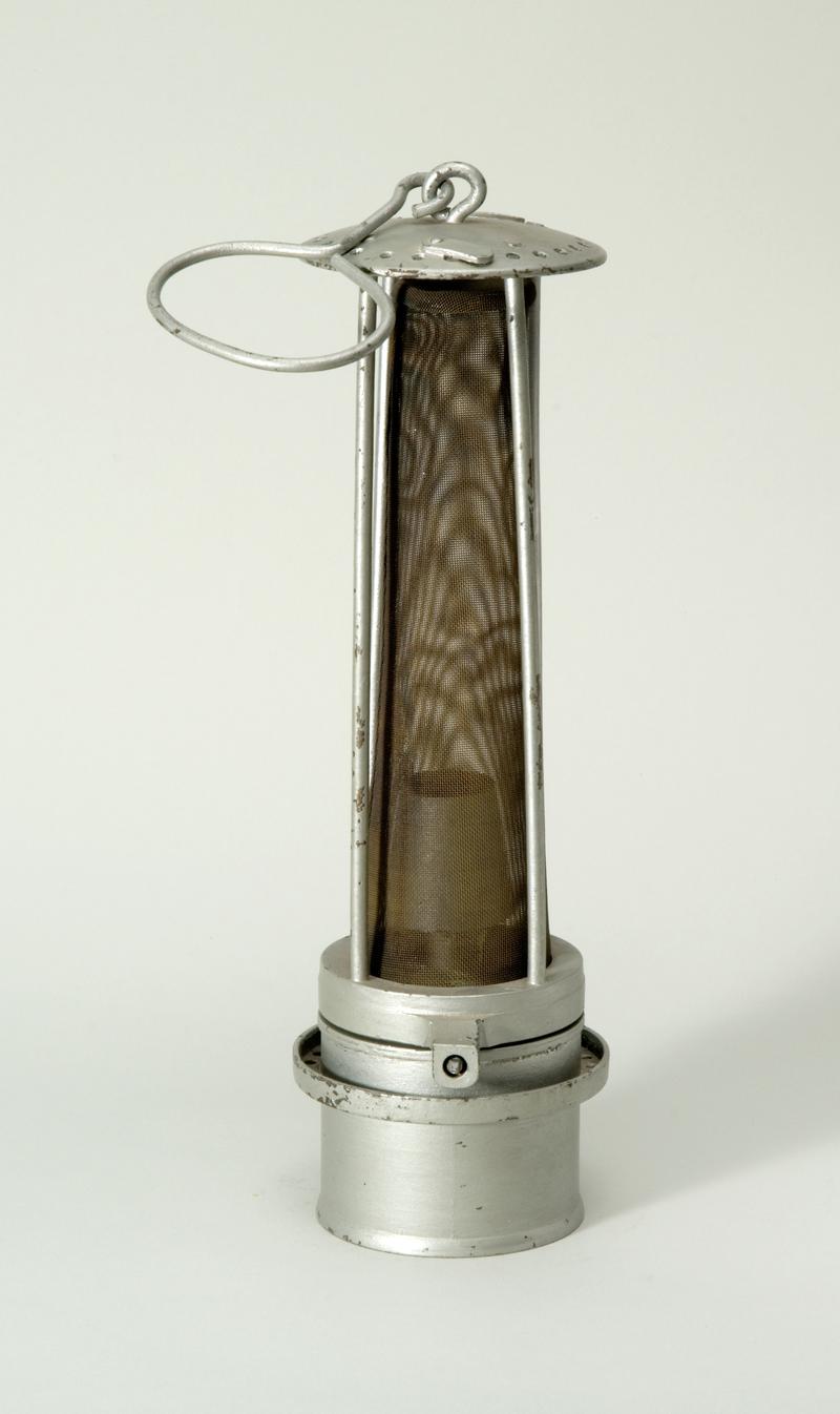 Davy flame safety lamp