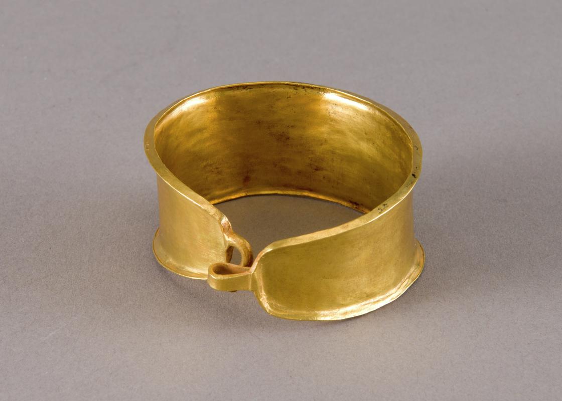 Bronze Age gold bracelet, armlet or anklet