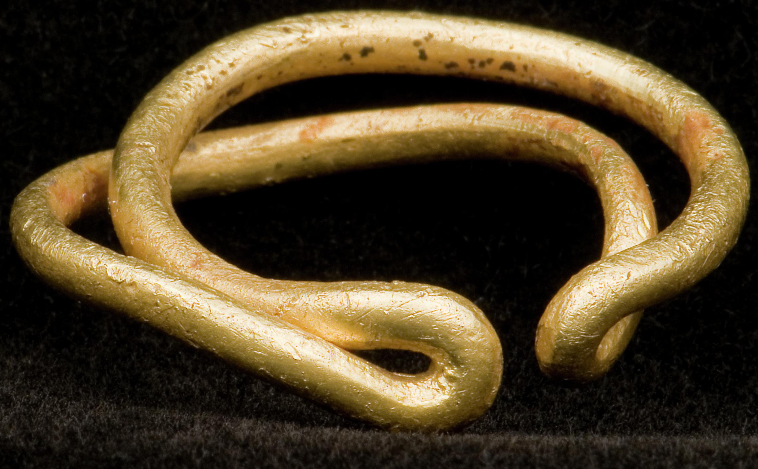 Middle Bronze Age gold ring