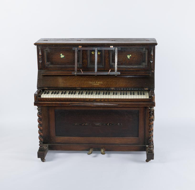 Piano, upright