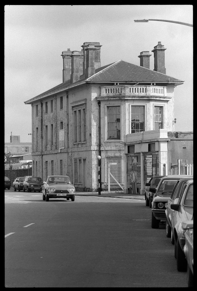 Bute Road Station building.