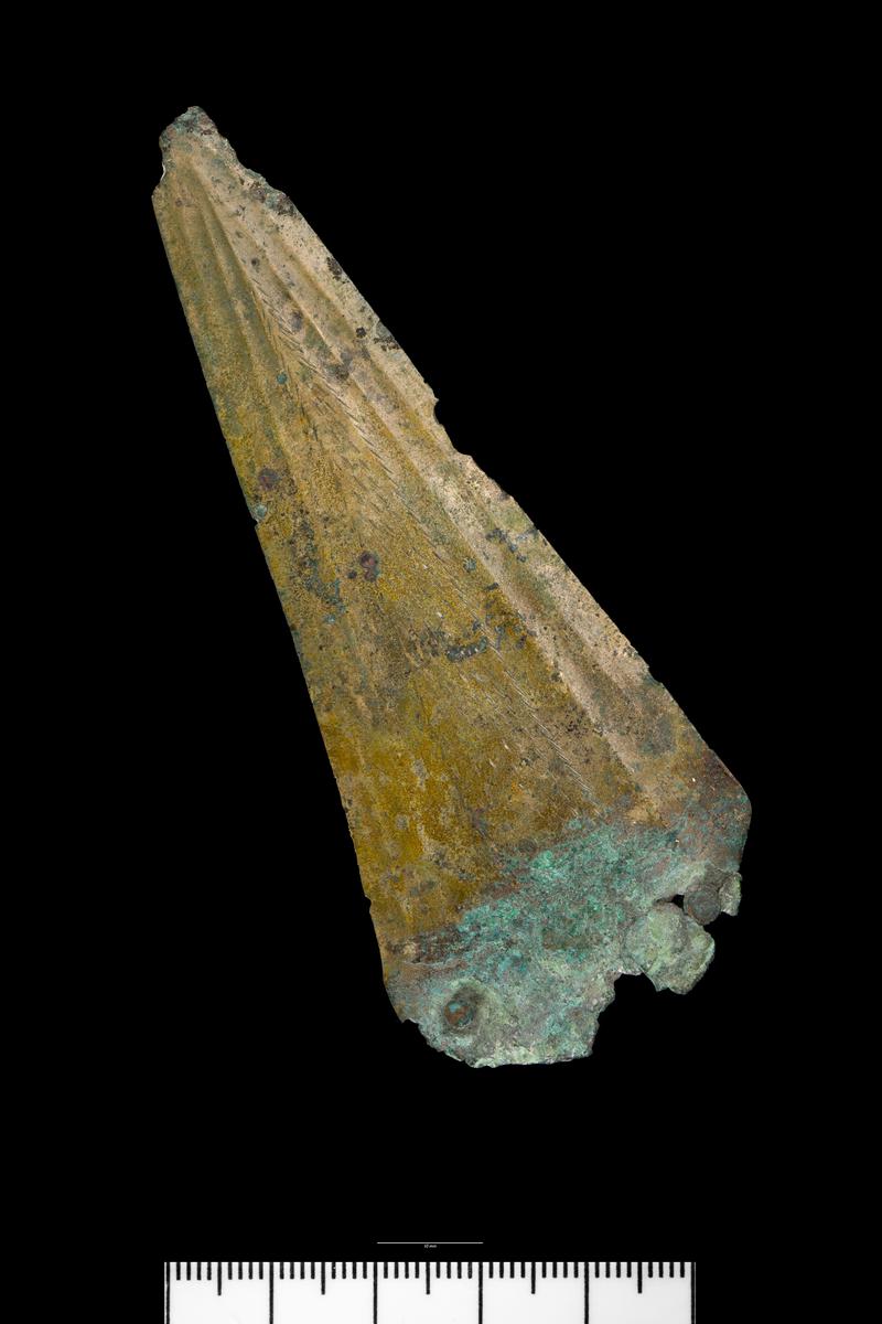 Early Bronze Age bronze dagger