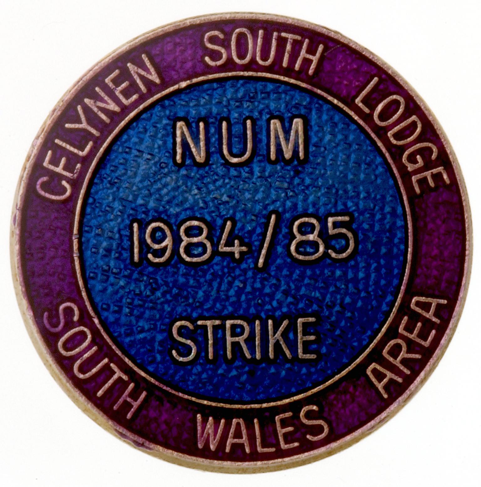 Celynen South Lodge, strike badge
