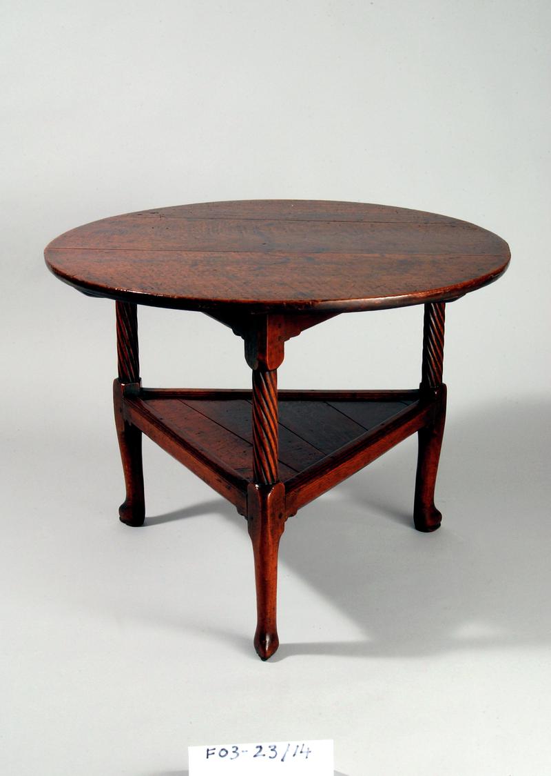 Round table with cabriole legs