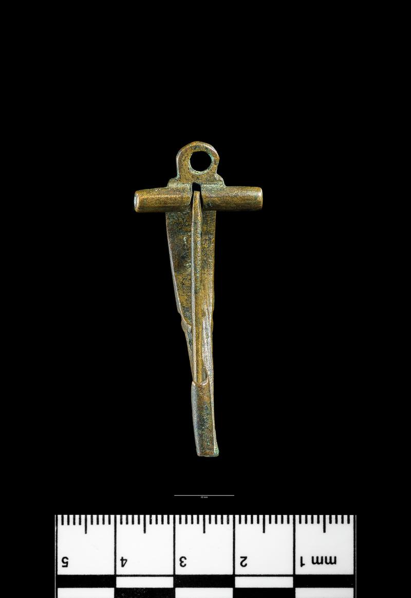 Roman copper alloy bow brooch