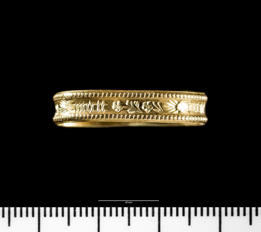 Medieval gold finger ring