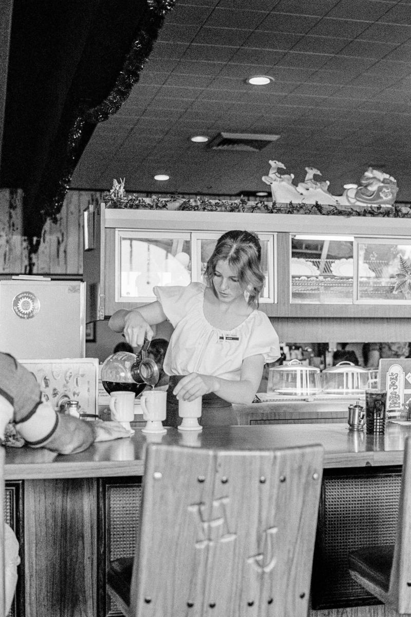 USA. ARIZONA. Phoenix. Coffee in a shopping Mall. 1979.