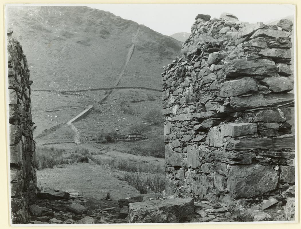 Cwm y Llan, photograph