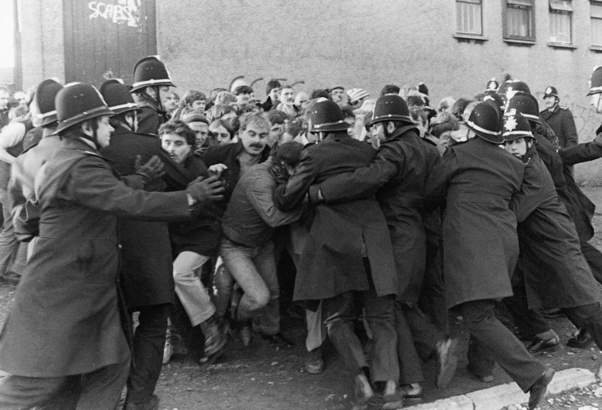 1984 strike  : Police at Cwm Colliery