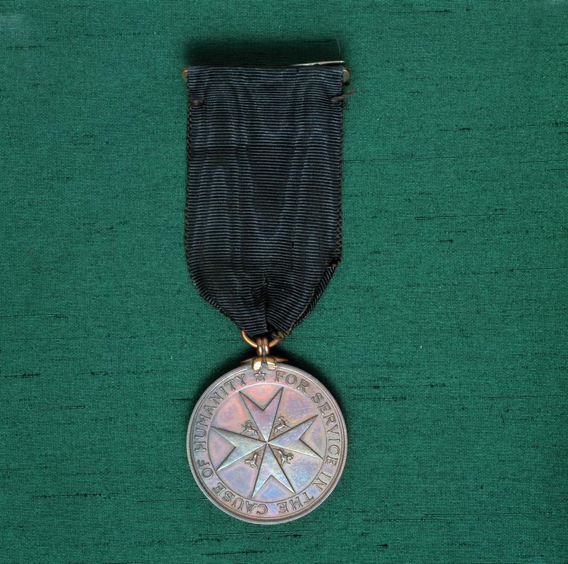 Order of St. John of Jerusalem, Lifesaving Medal, second type, bronze (obverse)