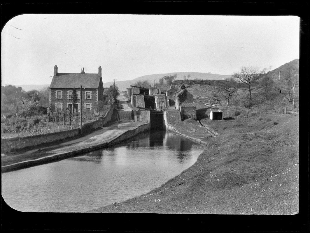 Glamorganshire Canal, negative